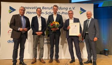 Netzwerk Q 4.0 mit Hermann-Schmidt-Preis ausgezeichnet