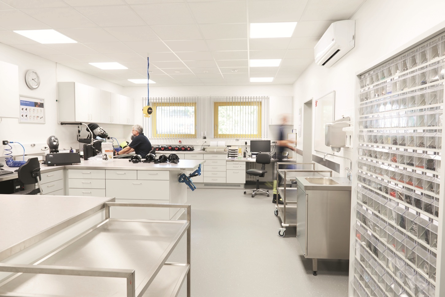 afz-rostock-atemschutzwerkstatt-1-draeger