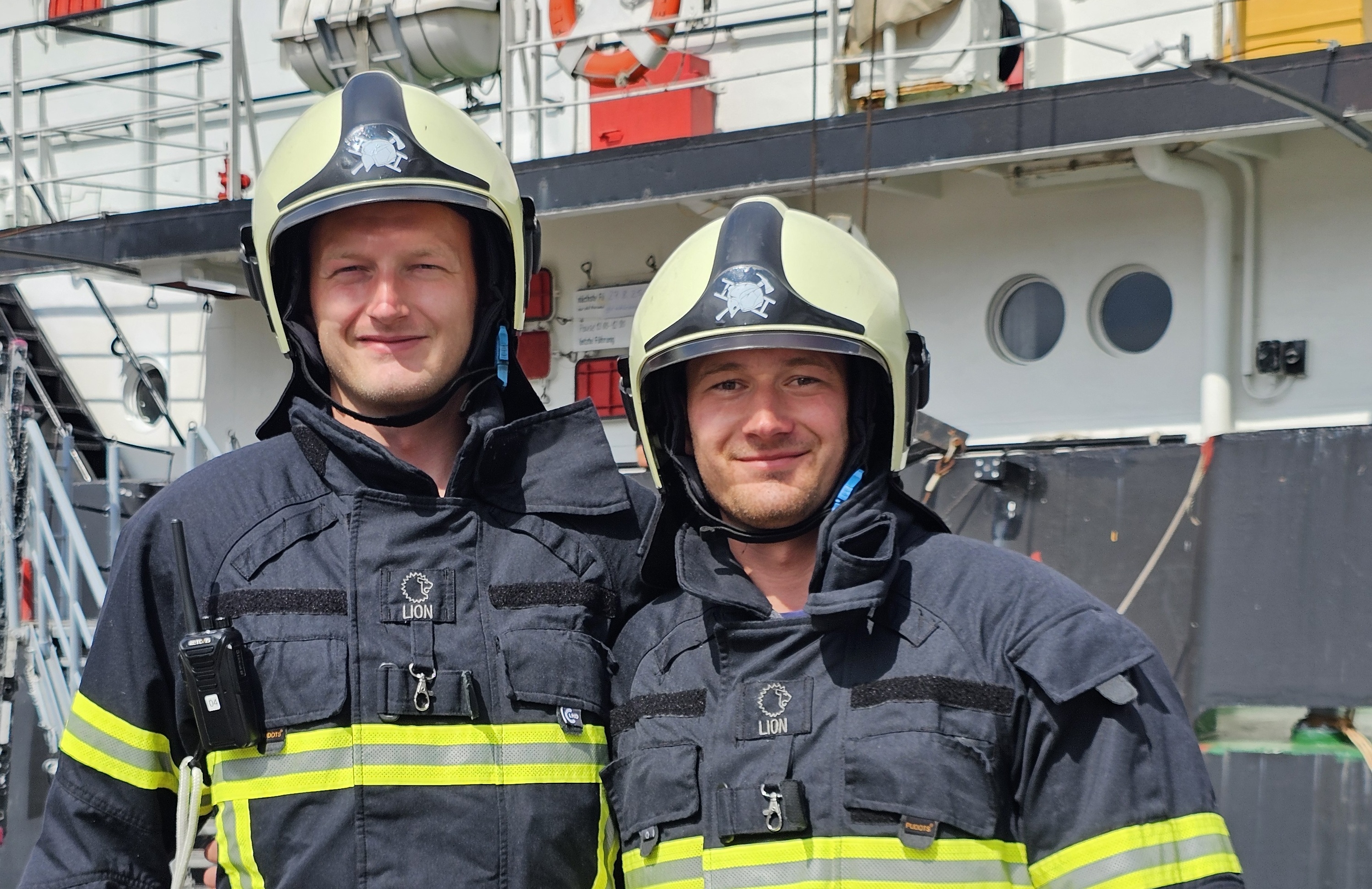 Schiffsbrandbekämpfung in Rostock